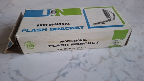 Professional flash bracket - professional,
