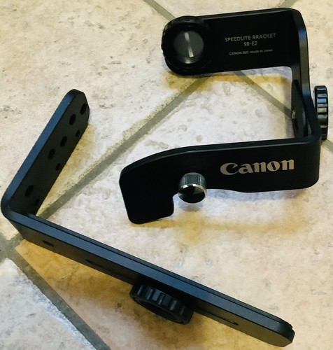 Canon speedlite bracket - bracket, sb-e2